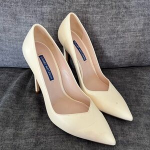 8 Stuart Weitzman Cream Pointed Heels